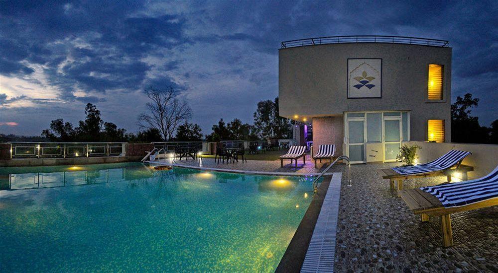 Hotel Atulyaa Taj Agra  Esterno foto