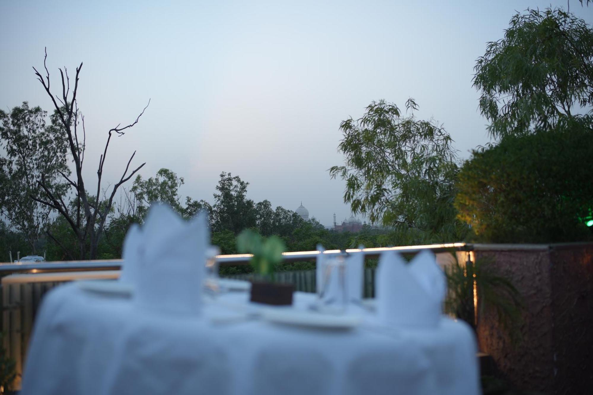 Hotel Atulyaa Taj Agra  Esterno foto